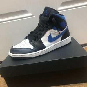 Jordan 1 Mid